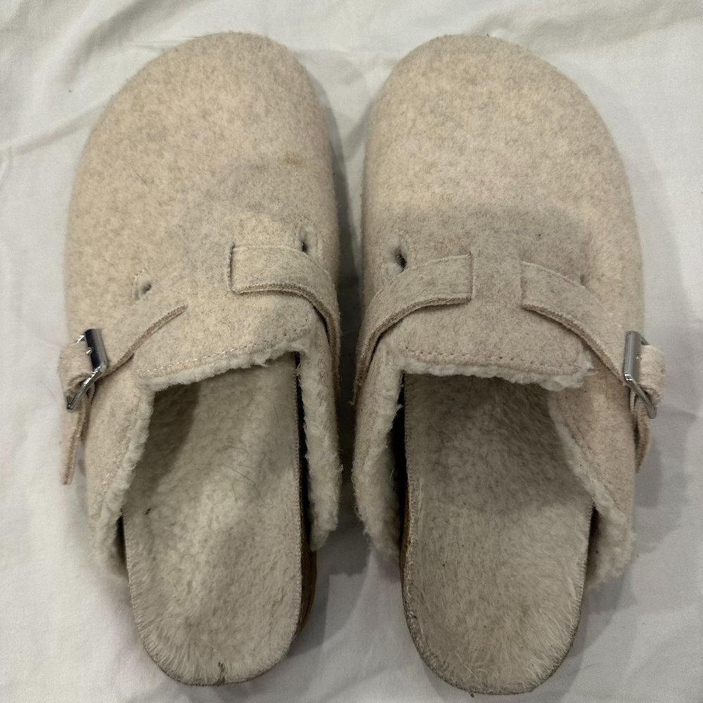 Gap Slip On Fur lined clogs